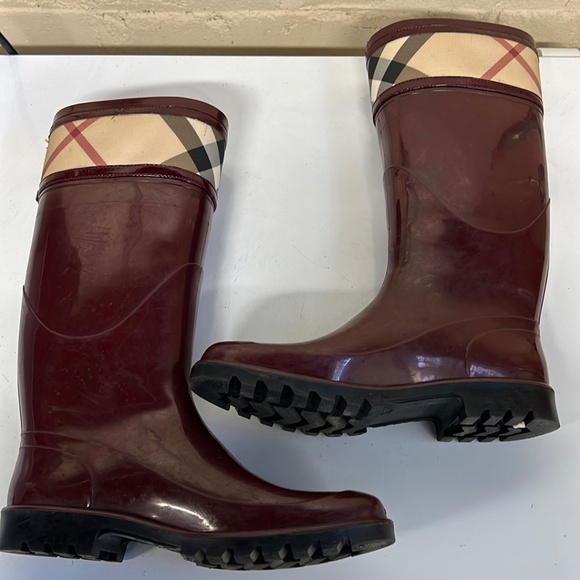 Burberry Rain Boots - Picture 4 of 11